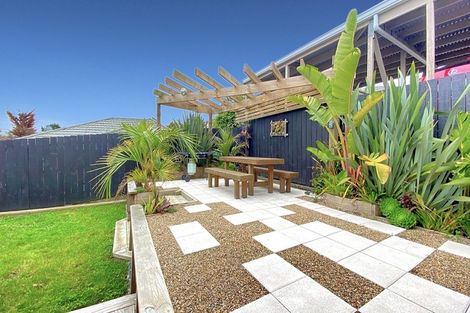 Photo of property in 2/62 Clayburn Road, Glen Eden, Auckland, 0602