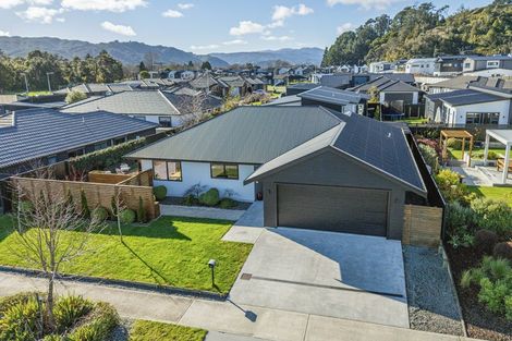 Photo of property in 10 Hopkirk Avenue, Wallaceville, Upper Hutt, 5018