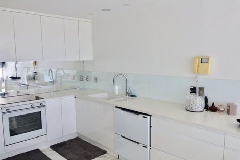 Photo of property in Santa Fe, 2/21 Day Street, Auckland Central, Auckland, 1010