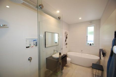 Photo of property in 20 Raine Street, Karori, Wellington, 6012