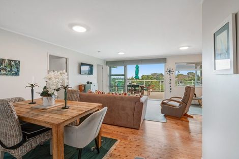 Photo of property in 25 Moffat Road, Red Beach, 0932