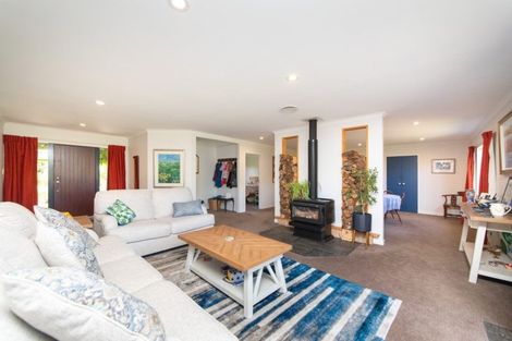 Photo of property in 57 Waicola Drive, Fitzherbert, Palmerston North, 4471