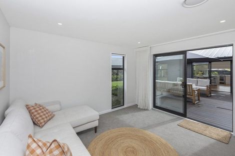 Photo of property in 7 Winning Post Place, Halswell, Christchurch, 8025