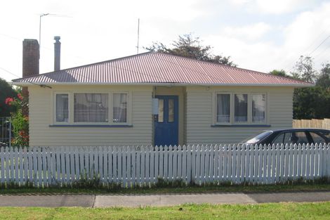 Photo of property in 27 Reid Road, New Lynn, Auckland, 0600