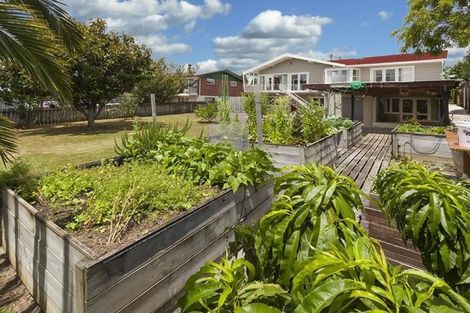 Photo of property in 42 Reeves Road, Pakuranga, Auckland, 2010