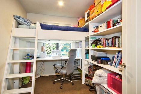 Photo of property in 7 Haddow's Place, Lake Hayes, Queenstown, 9304