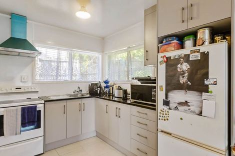 Photo of property in 2/79 Archers Road, Hillcrest, Auckland, 0629
