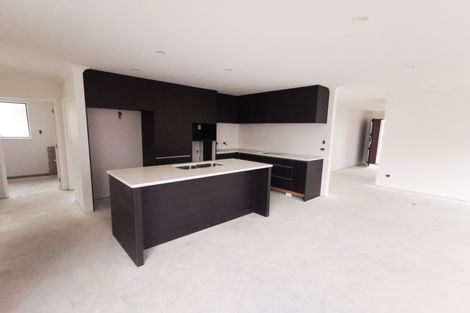 Photo of property in 8 Ropere Street, Kumeu, 0810