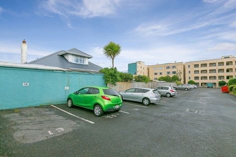 Photo of property in Devonport Apartments, 19/127 Saint Aubyn Street, New Plymouth, 4310