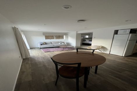 Photo of property in 1/50 La Trobe Street, Pakuranga Heights, Auckland, 2010