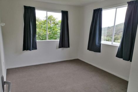 Photo of property in 13 Haven Grove, Naenae, Lower Hutt, 5011