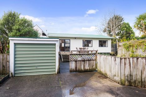 Photo of property in 2/20 Kamara Road, Glen Eden, Auckland, 0602