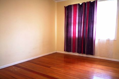 Photo of property in 46 Kohekohe Street, New Lynn, Auckland, 0600