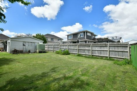 Photo of property in 47 Waipani Road, Te Atatu Peninsula, Auckland, 0610