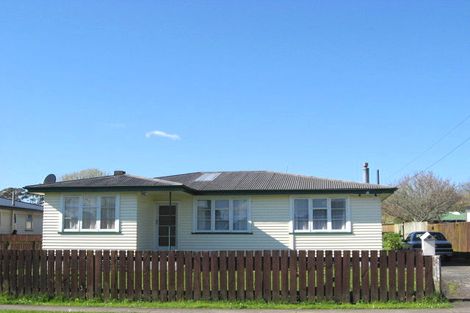 Photo of property in 19 Taniwharau Street, Huntly, 3700