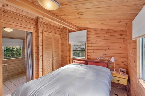 Photo of property in 64 Seabrook Avenue, New Lynn, Auckland, 0600