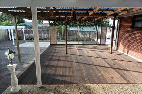 Photo of property in 5 Sutton Crescent, Papatoetoe, Auckland, 2025