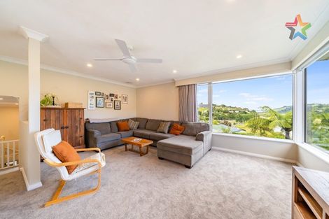 Photo of property in 11 Manor Drive, Stokes Valley, Lower Hutt, 5019