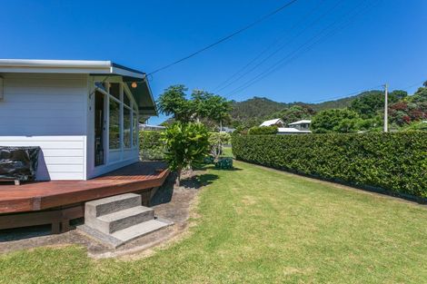Photo of property in 11 Hahei Beach Road, Hahei, Whitianga, 3591