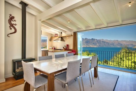 Photo of property in 6 Matau Place, Fernhill, Queenstown, 9300