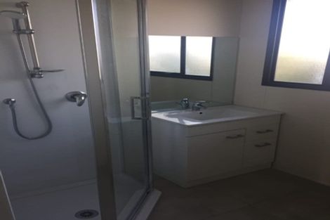 Photo of property in 71 Heathdale Crescent, Papakura, 2110