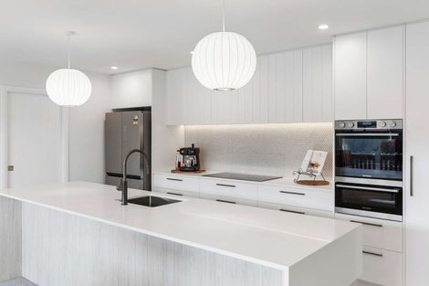 Photo of property in 1 Corsica Court, Fitzherbert, Palmerston North, 4410