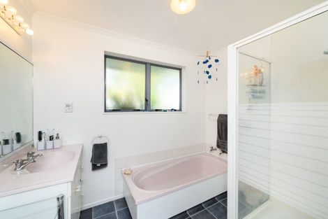 Photo of property in 8a Halcombe Road, Feilding, 4702