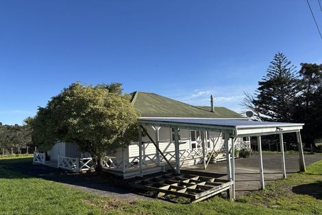 Photo of property in 69-73 Red Hills Road, Massey, Auckland, 0614