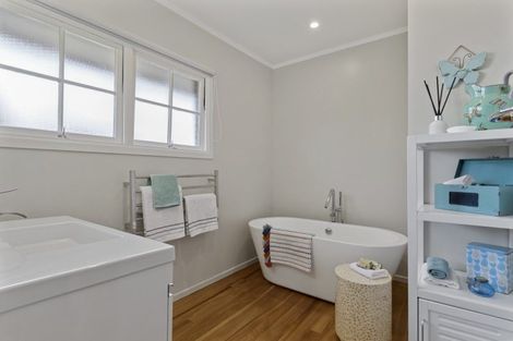 Photo of property in 39 Hillcrest Road, Hillcrest, Hamilton, 3216