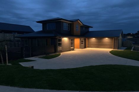 Photo of property in 4 Edenmore Terrace, Fitzherbert, Palmerston North, 4410