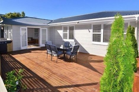 Photo of property in 17 Springtime Crescent, Stanmore Bay, Whangaparaoa, 0932