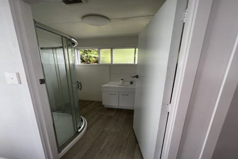 Photo of property in 2/8 Rewi Street, Torbay, Auckland, 0630