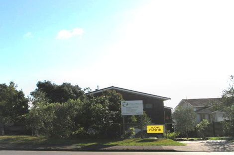 Photo of property in 4200 Great North Road, Glendene, Auckland, 0602