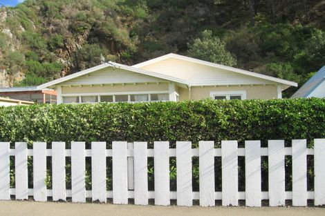 Photo of property in 148 Breaker Bay Road, Breaker Bay, Wellington, 6022