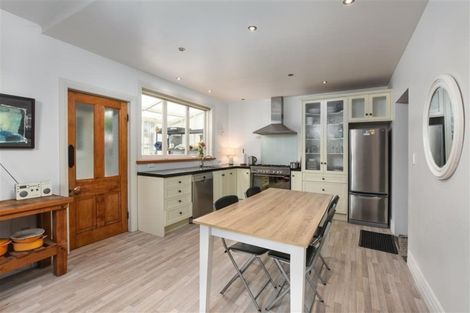 Photo of property in 30 Russell Street, Stanley Point, Auckland, 0624