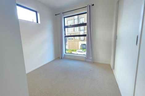 Photo of property in 22 Rauemi Way, Te Atatu South, Auckland, 0610