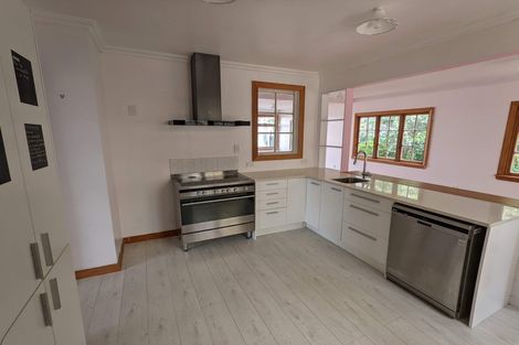 Photo of property in 5 Golf Road, Paraparaumu Beach, Paraparaumu, 5032