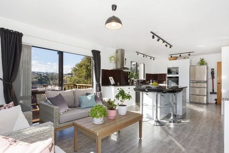 Photo of property in 19 Shackle Lane, Whitby, Porirua, 5024