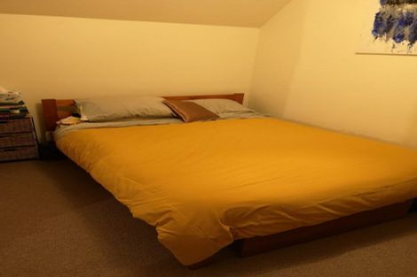 Photo of property in 2/5 Scarborough Terrace, Mount Victoria, Wellington, 6011