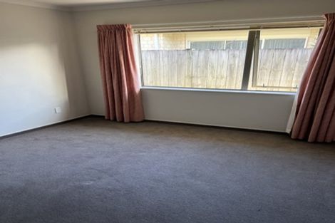 Photo of property in 51 Gandalf Crescent, Paraparaumu, 5032