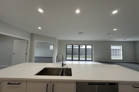 Photo of property in 5 Cassin Place, Taradale, Napier, 4112