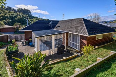 Photo of property in 147 Tirohanga Road, Tirohanga, Lower Hutt, 5010