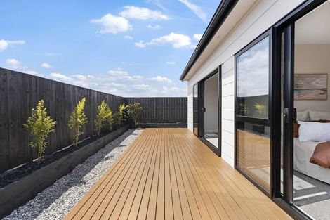 Photo of property in 51 Emerald Avenue, Rosehill, Papakura, 2113