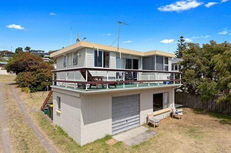 Photo of property in 11 Harbour Road, Ohope, 3121