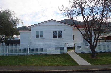 Photo of property in 29 Blackman Avenue, Sawyers Bay, Port Chalmers, 9023