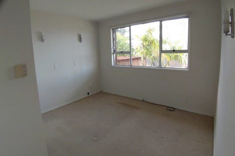 Photo of property in 10 Aralia Road, Sunnynook, Auckland, 0620