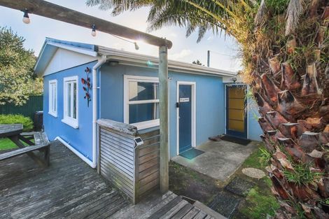 Photo of property in 2 Hennessy Street East, Foxton Beach, Foxton, 4815
