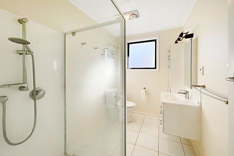 Photo of property in 9 Kotahi Road, Mount Wellington, Auckland, 1062