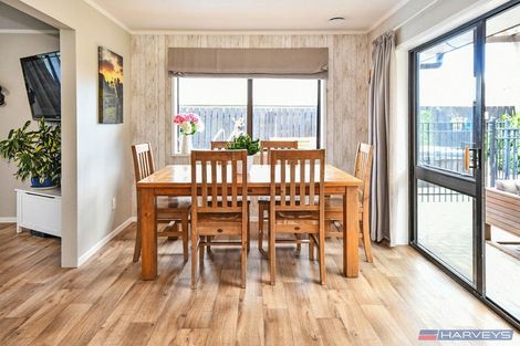 Photo of property in 9 Rarahu Place, The Gardens, Auckland, 2105