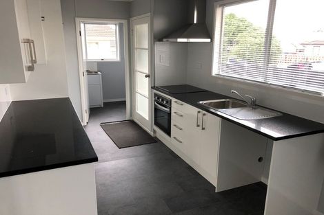 Photo of property in 2/37 John Walker Drive, Manurewa, Auckland, 2102